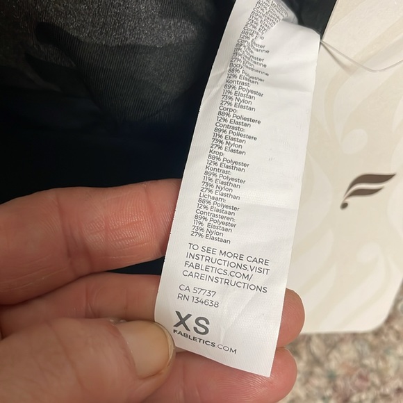 New fabletics Ella high support zip bra - Picture 3 of 5